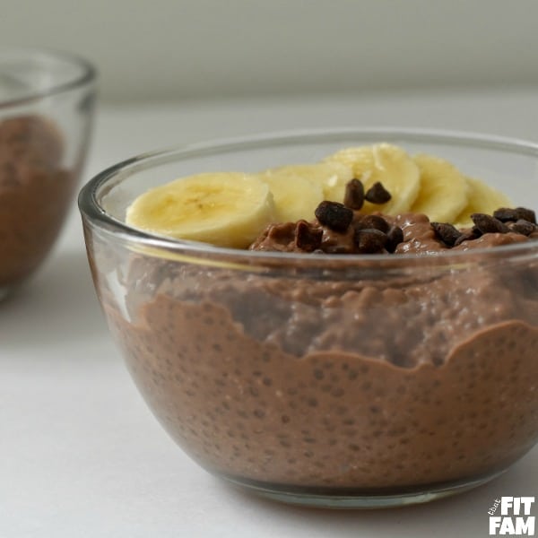 This chocolate chia seed pudding is packed with protein, fiber, healthy fats, and is vegan! With no added sugar, it is the perfect treat that you can eat daily and still hit your health & fitness goals. diet friendly, macro friendly, healthy dessert!