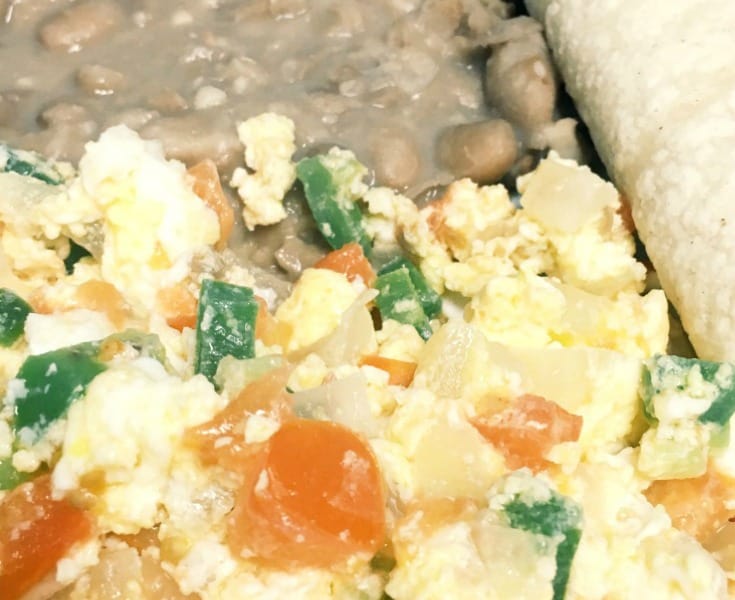 huevos a la mexicana is such a yummy break from normal breakfast and sooo easy & fast to make!