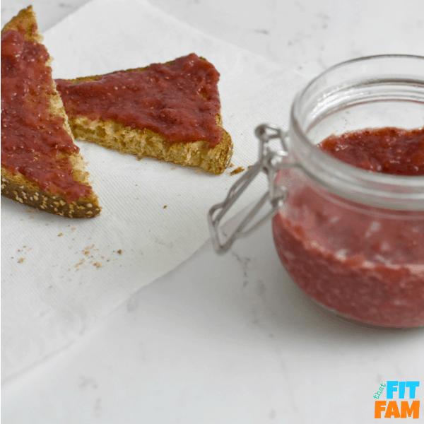 strawberry chia seed jam takes 5 minutes to make and is only 4 ingredients! so healthy, nutrient dense, and is refined sugar free! perfect for any diet and is #tiuapproved and #macrofriendly Chia seeds are such a great super food to include in your diet!