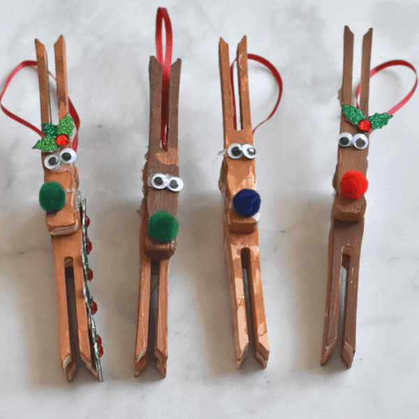 this reindeer ornament kids craft is so easy and fun for kids to make during the holidays! love clothespin crafts! #DIYChristmas