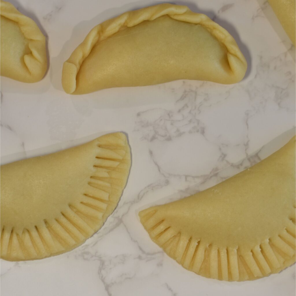 sweet empanadas ready to be baked, empanadas dulces